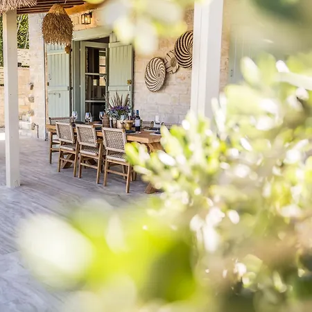 The - Modern Tradition - Luxury 2-bedroom Boho Retreat With Private Infinity Pool בית נופש