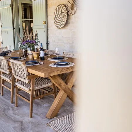 The - Modern Tradition - Luxury 2-bedroom Boho Retreat With Private Infinity Pool *