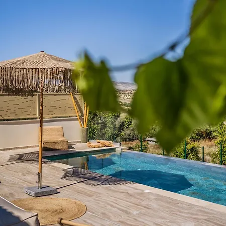 The - Modern Tradition - Luxury 2-bedroom Boho Retreat With Private Infinity Pool *