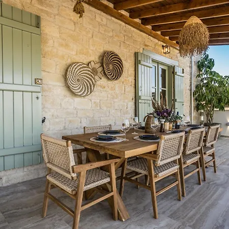 The - Modern Tradition - Luxury 2-bedroom Boho Retreat With Private Infinity Pool בית נופש